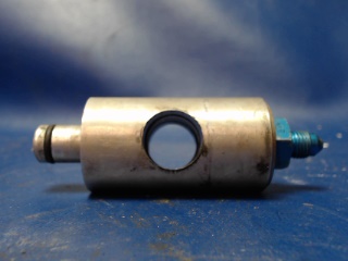 2241113-1 Cessna - 172RG - Plug - Landing Gear